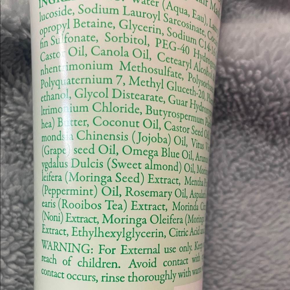 Rosemary Oil Strengthening Hair + Scalp Cleanser - Green and White - Picture 8 of 13